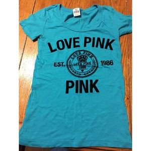 Blue vs pink T-shirt